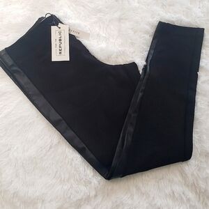 NWT For the Republic faux leather sides pull on pants